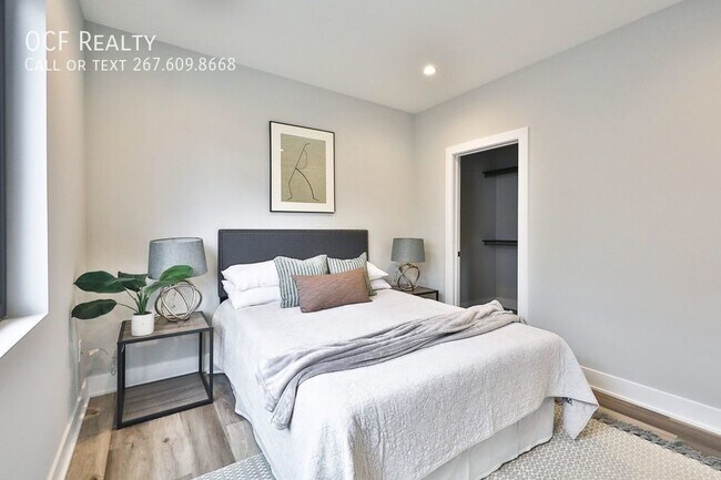 Building Photo - Luxury Francisville Condo