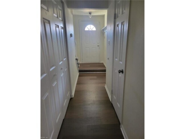 Building Photo - 1435 Canadian Ct