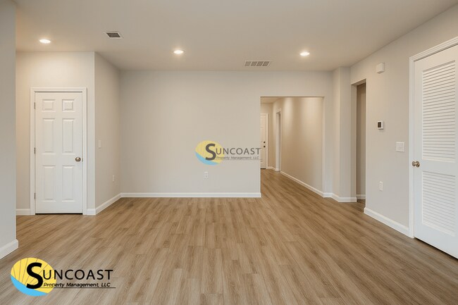 Foto del edificio - 8676 Kaye Ln