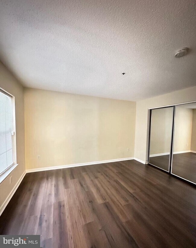 Foto del edificio - 15615 Easthaven Ct