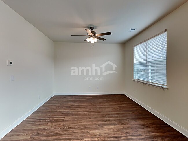 Foto del edificio - 8110 Brookbend Dr