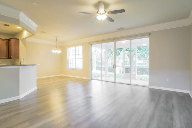 Building Photo - 6499 White Flower Ct