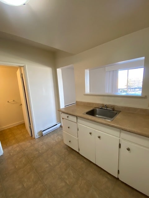 Building Photo - 951 Cedar St