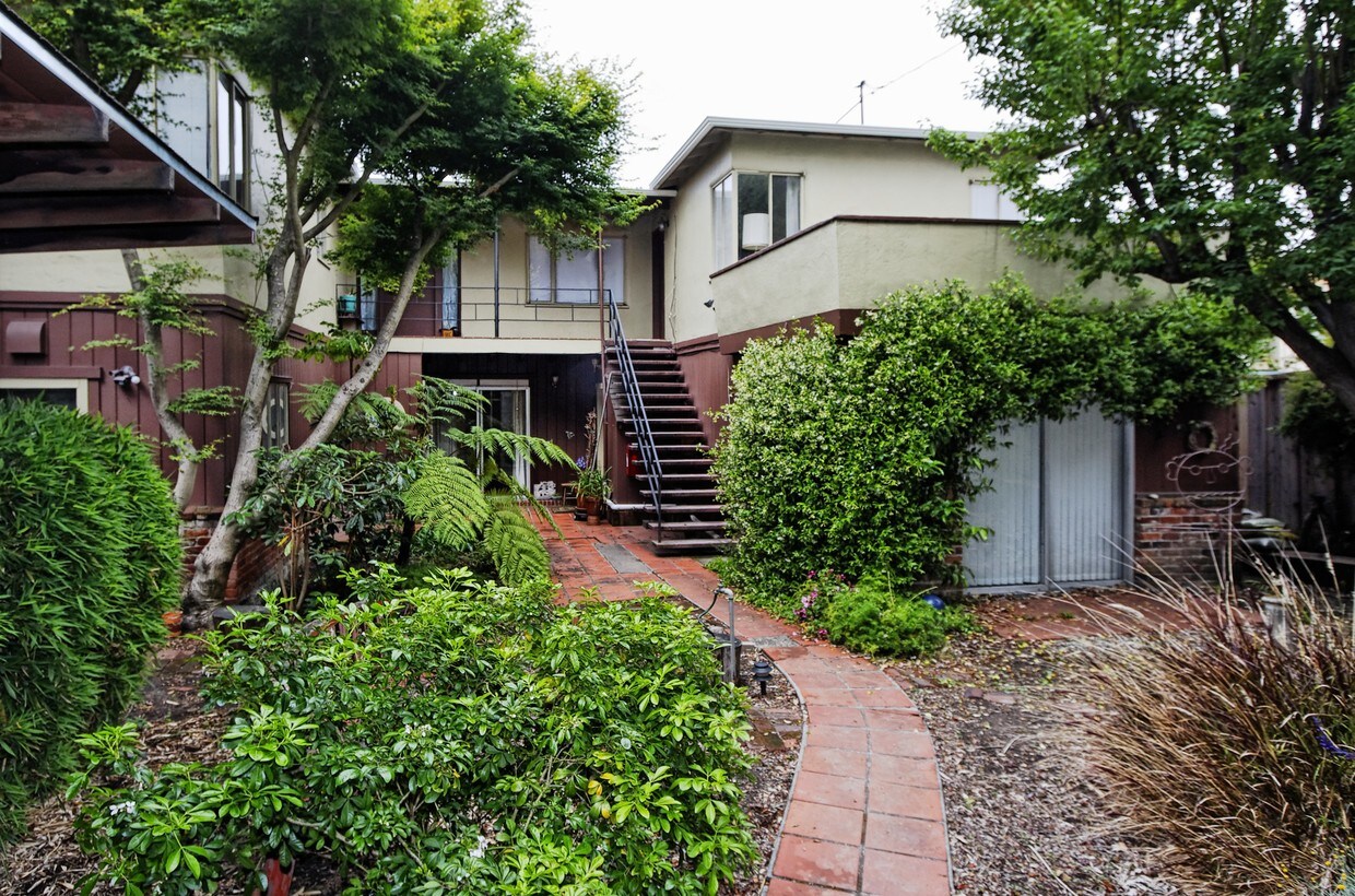 1738 Spruce St, Berkeley, CA 94709 Apartments in Berkeley, CA