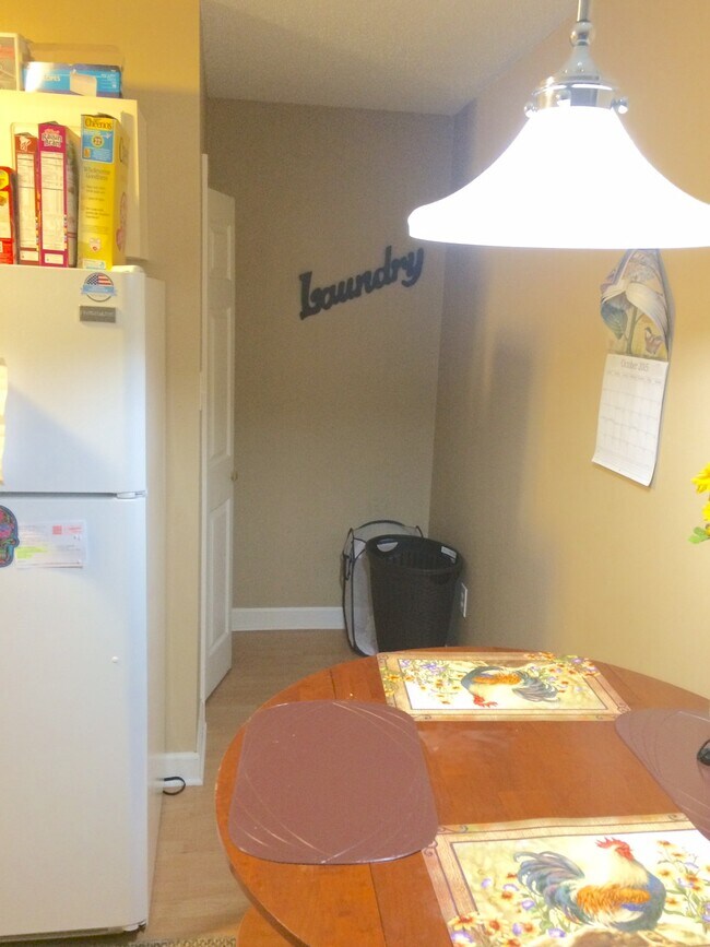 Building Photo - 229 Gum Street, Unit Apt 3