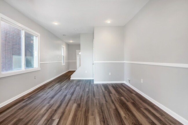 Building Photo - 121 Dilworth St