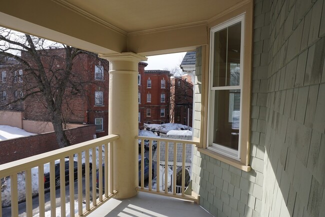 Foto del edificio - 42 Mt Pleasant Ave