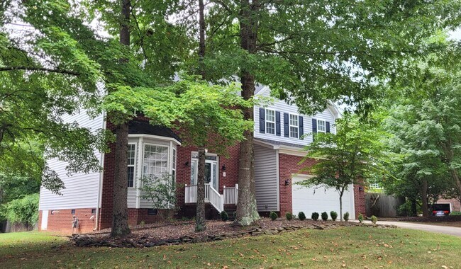 Foto del edificio - 8 Holly Springs Ln