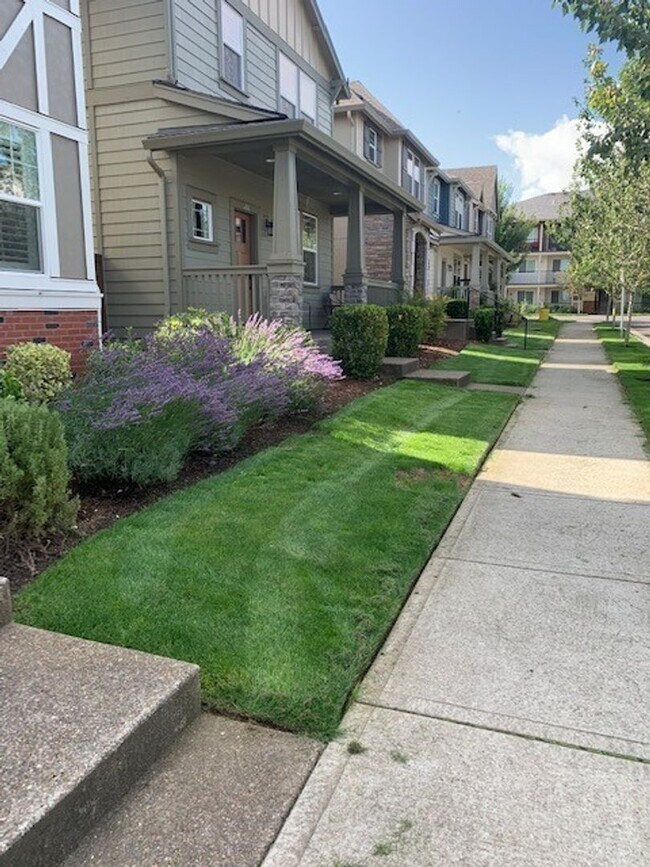 Building Photo - Beautiful Baseline Woods Home- 4 Bdrm 2.5 ...