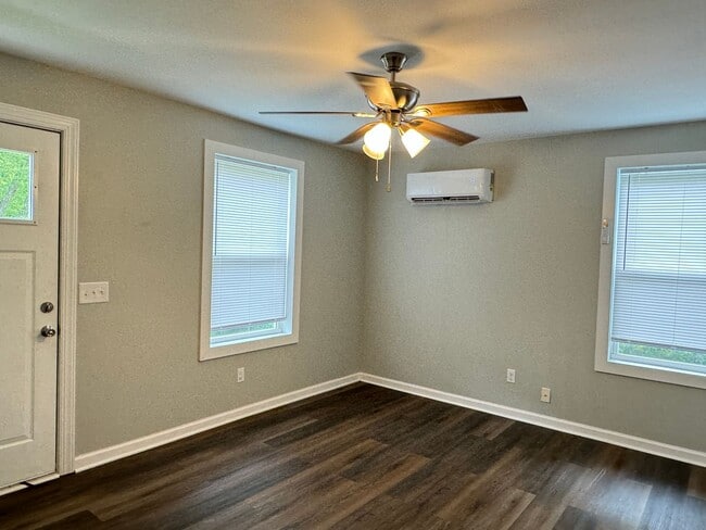 Foto del edificio - 4-6 Chestnut Dr