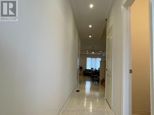 Building Photo - 156 Radial Dr