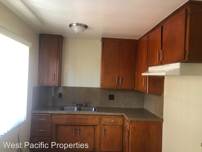 Building Photo - 5405 S St Andrews Pl