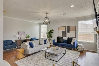 Building Photo - 7402 Brookhaven Dr