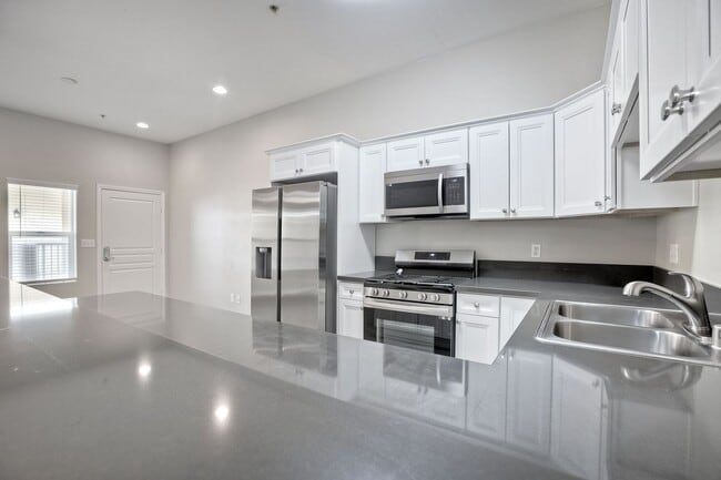 Interior Photo - Harborview Apartments