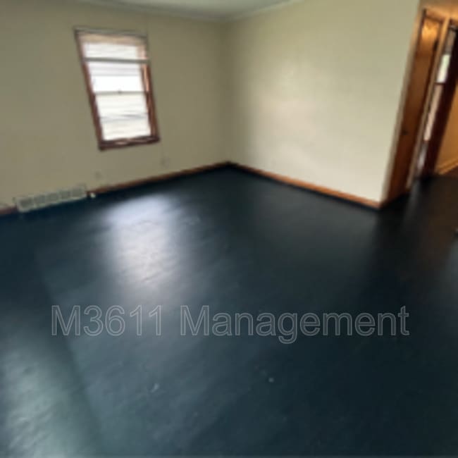 Building Photo - 334 N 33rd St