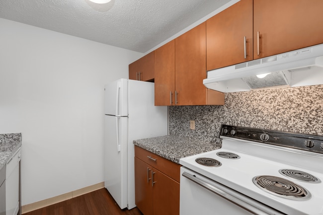 Building Photo - Benson Estates Apartments