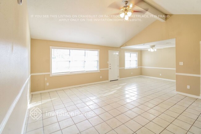 Foto del edificio - 16747 Summer Dawn Ln