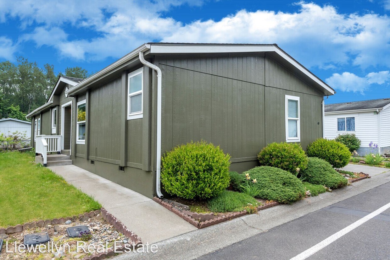 Primary Photo - 15400 Southeast 155th Place