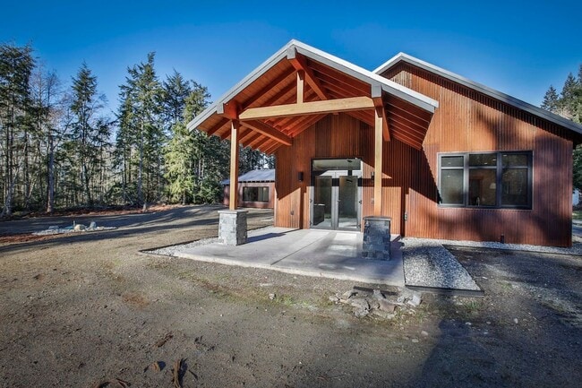 Building Photo - Private, Custom Home in Greenbank!