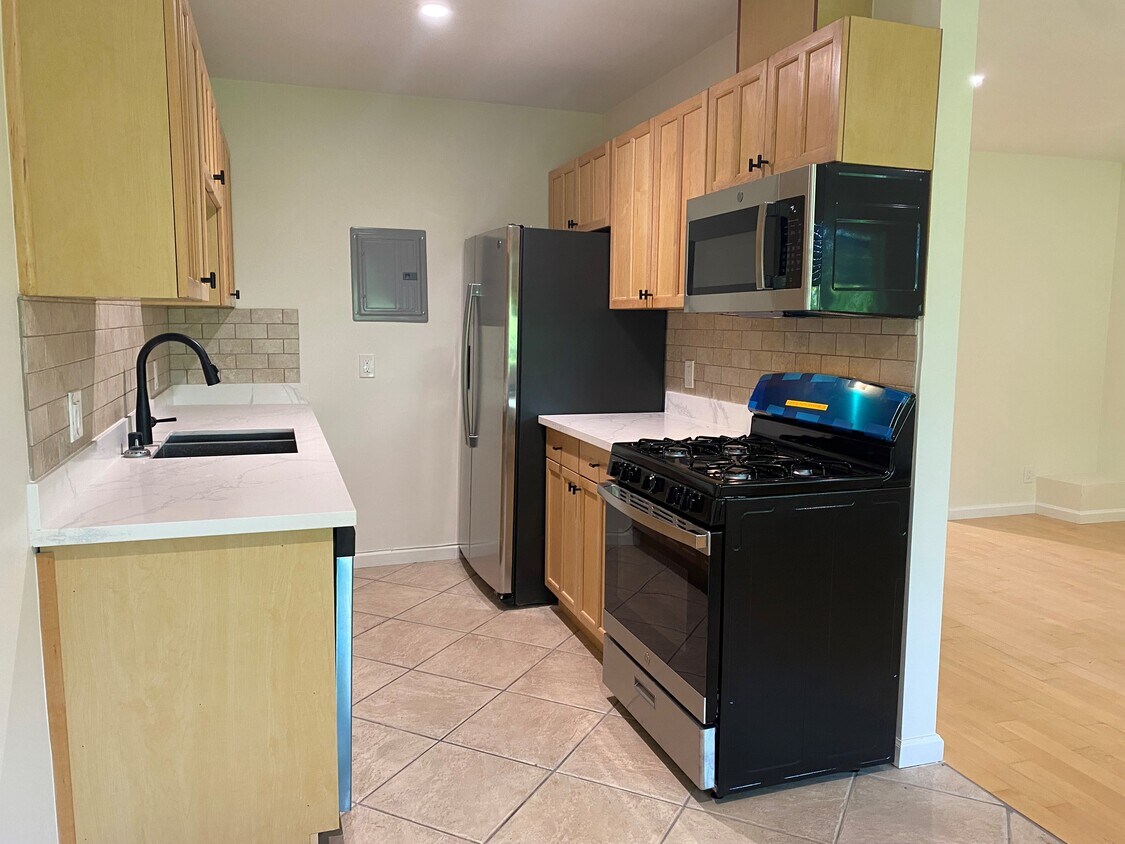 Luna Living Apartments in Los Angeles, CA Westside Rentals