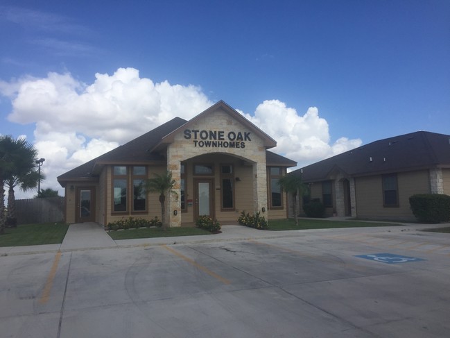 Oficina de Stone Oak - Stone Oak Apartments