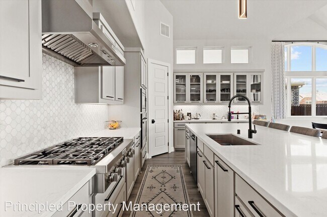 Foto del edificio - 5 br, 5 bath House - 721 Yarrow Street