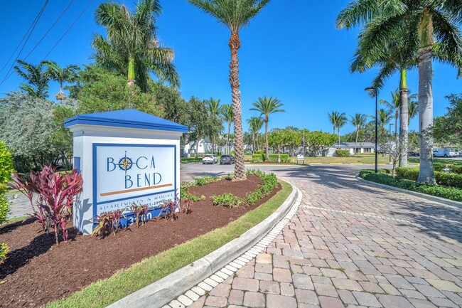 Boca Bend Marina - Pylon sign - Boca Bend Marina