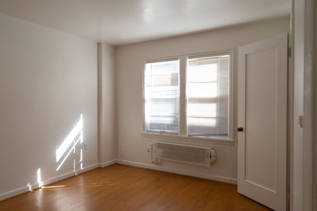 Building Photo - Study, Sleep, Repeat — Vintage 2-Bedroom N...