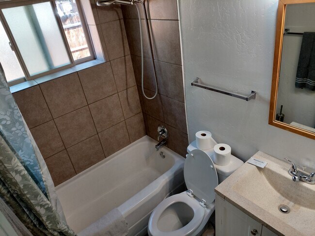 Baño - 2311 New York Ave SW