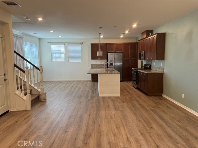 Building Photo - 6996 Avignon Dr