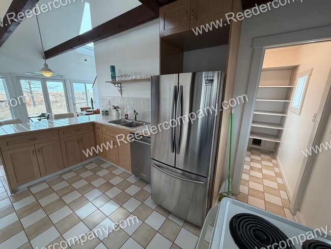 Building Photo - Beautifully updated 3 bed 2 bath house in Miller Beach.