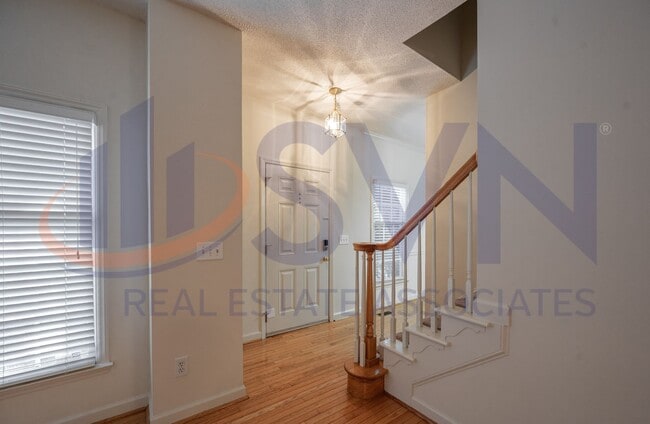 Building Photo - Beautiful 4BR, 2.5BA Home on a Cul-De-Sac in North Durham