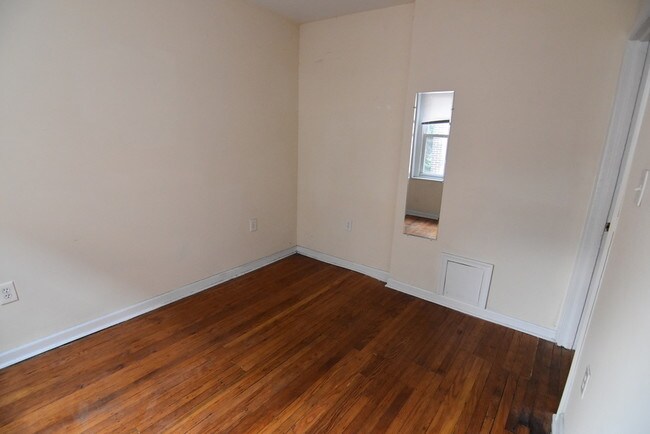 Foto del edificio - 3412 Spring Garden St