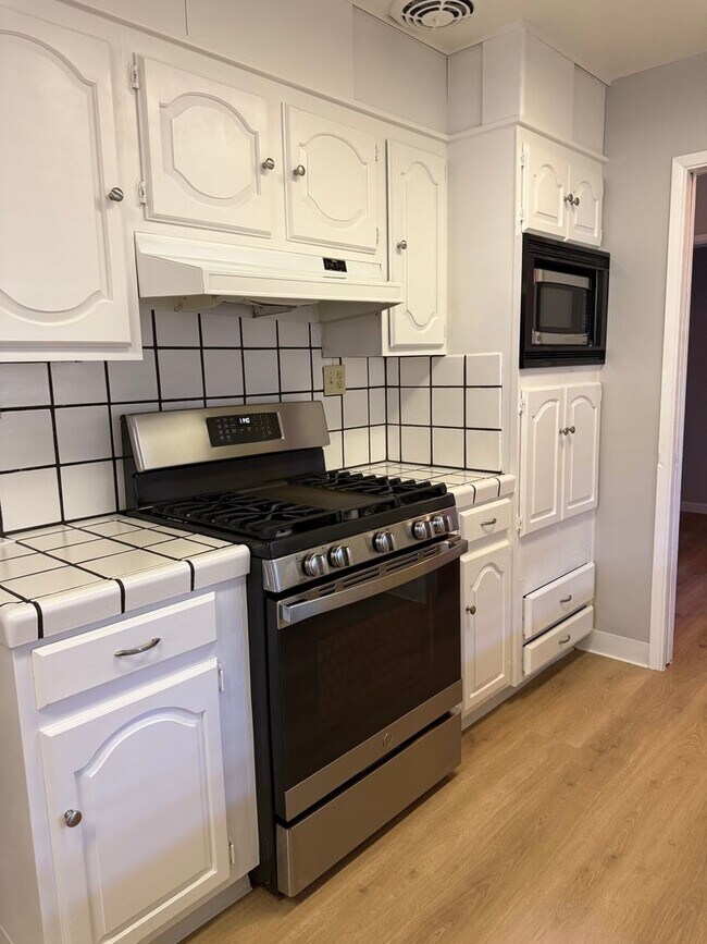 Foto del edificio - Spacious Waverly Park Home