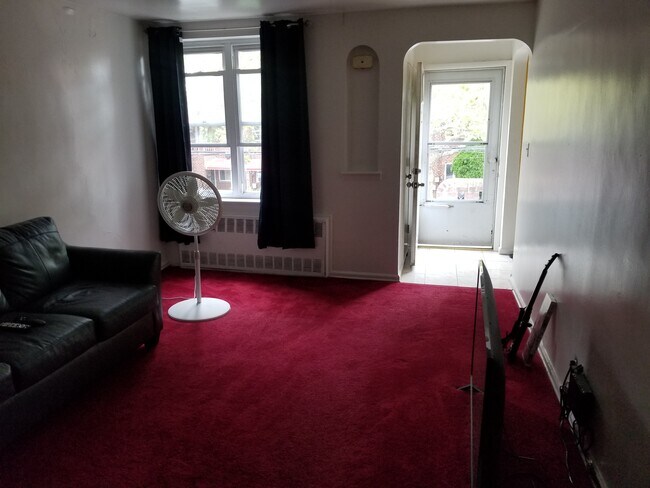 Foto del edificio - 1151 E 84th St