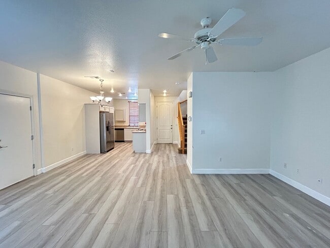 Building Photo - Gated Community 3 Bedroom 2.5 Bathroom Home!