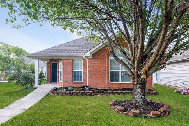 Building Photo - 1061 Village Trail