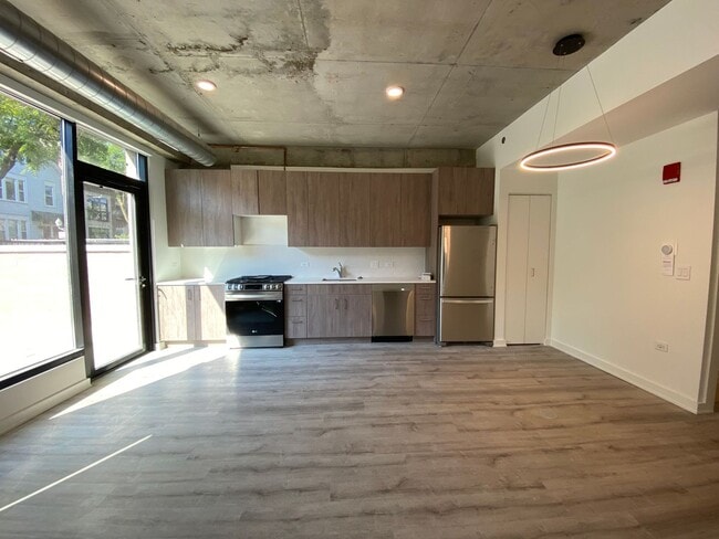 Building Photo - 1120 W Patterson Ave