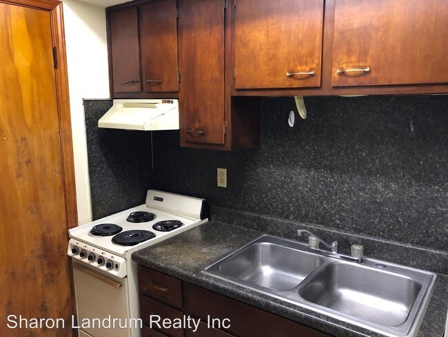 Foto del edificio - 3210-3216 Chinquapin Ln