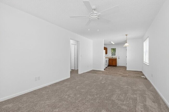 Building Photo - Well-Maintained 2BD/1BA Duplex in Concord, NC!