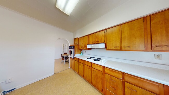 Building Photo - 2 br, 1 bath House - 718 Lyon St