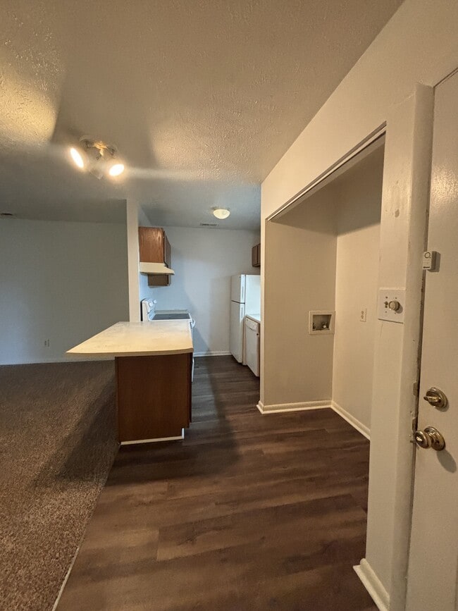 Building Photo - 6376 Applecross Ave