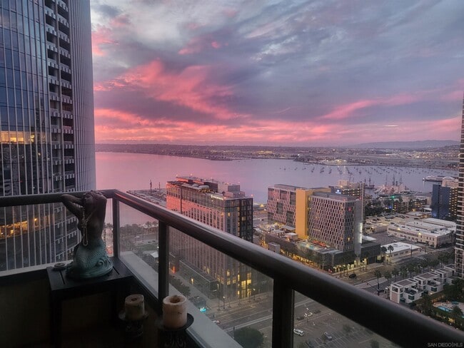 Foto del edificio - 700 W E St