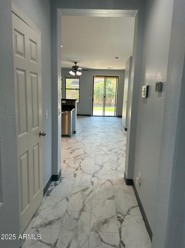 Building Photo - 869 E Doral Ct