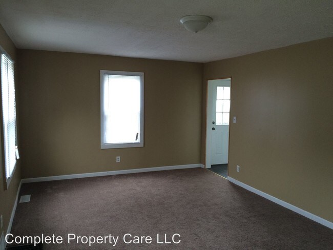 Building Photo - 3200 S Vine St