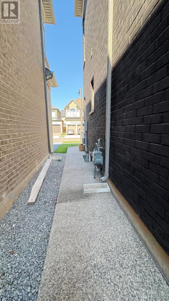 Building Photo - 42 Boulton Trl