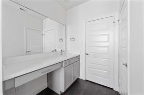 Building Photo - 2737 Clinton Dr