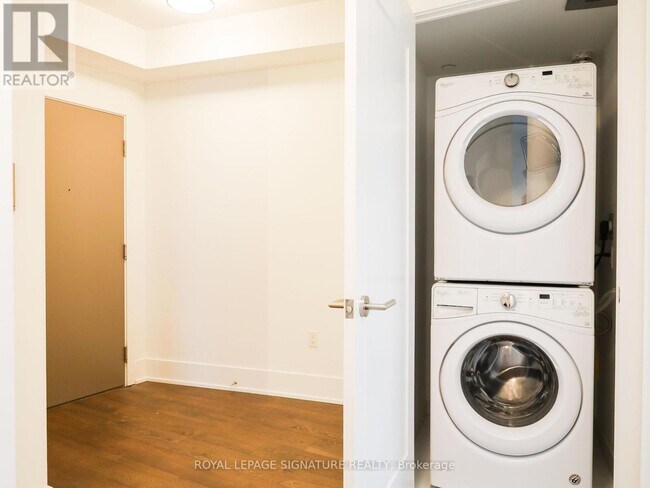 Photo du bâtiment - 10 York St