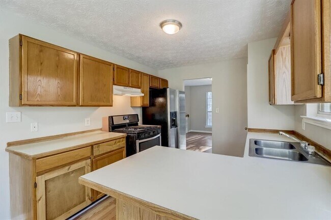 Building Photo - 715 Durham Ridge Dr NW