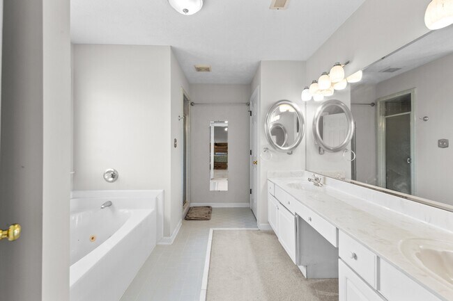 Foto del edificio - 3520 Birkdale Ct